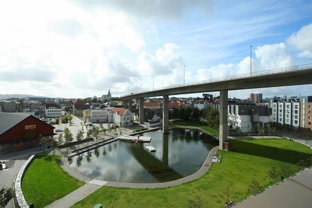Spacious Waterfront Apartment With Free Parking - Upgraded 2024 Stavanger Exterior foto